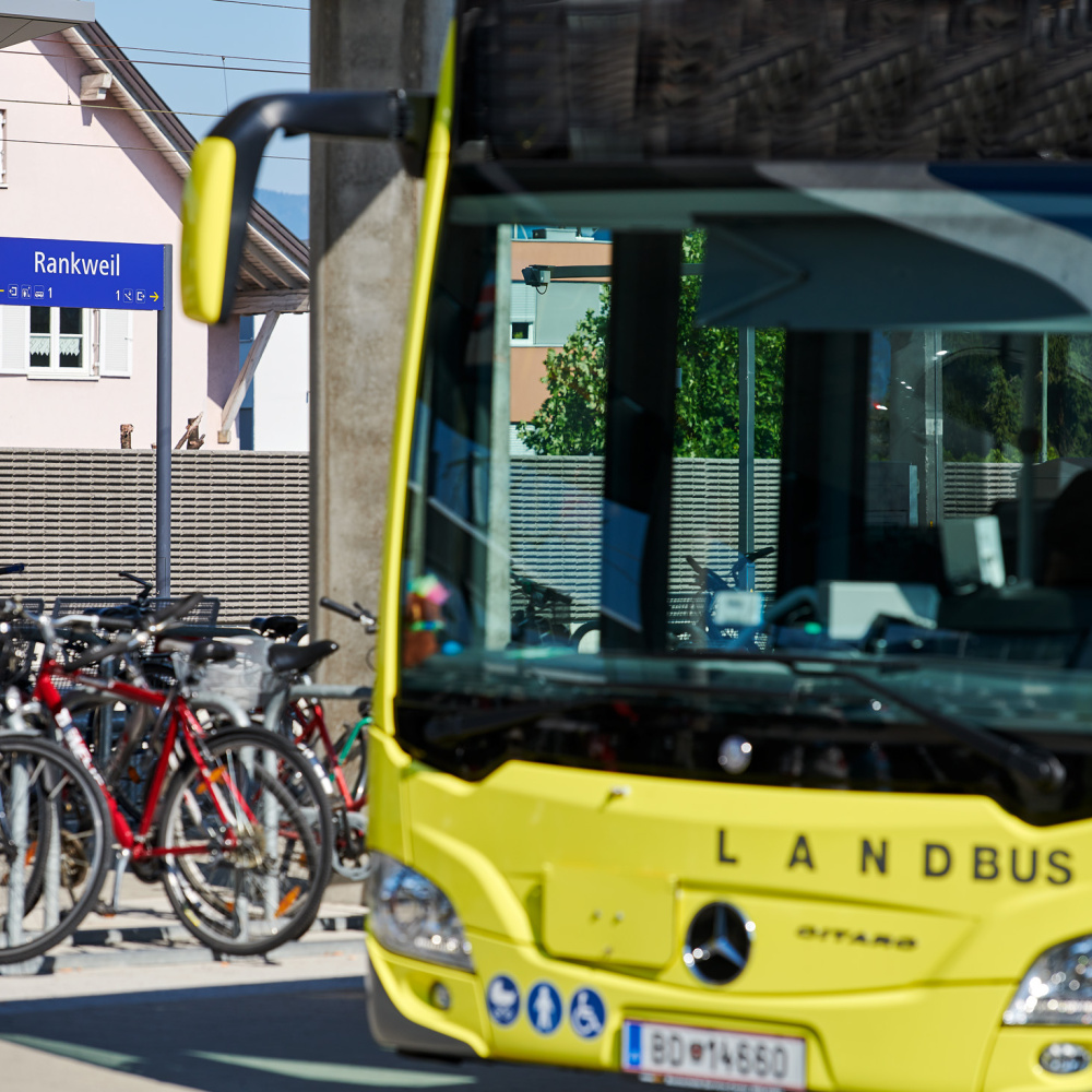 Landbus in Rankweil beim Bahnhof