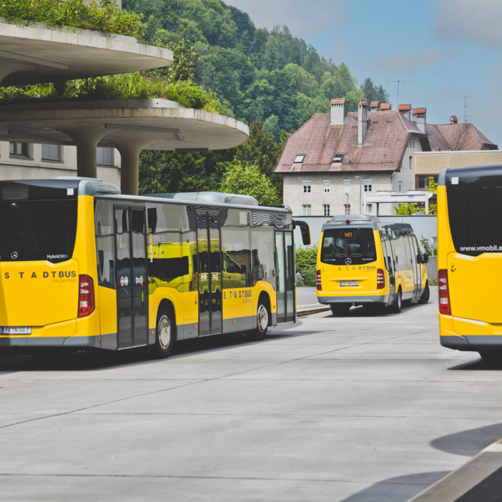 Stadtbusse am Bahnhof Feldkirch
