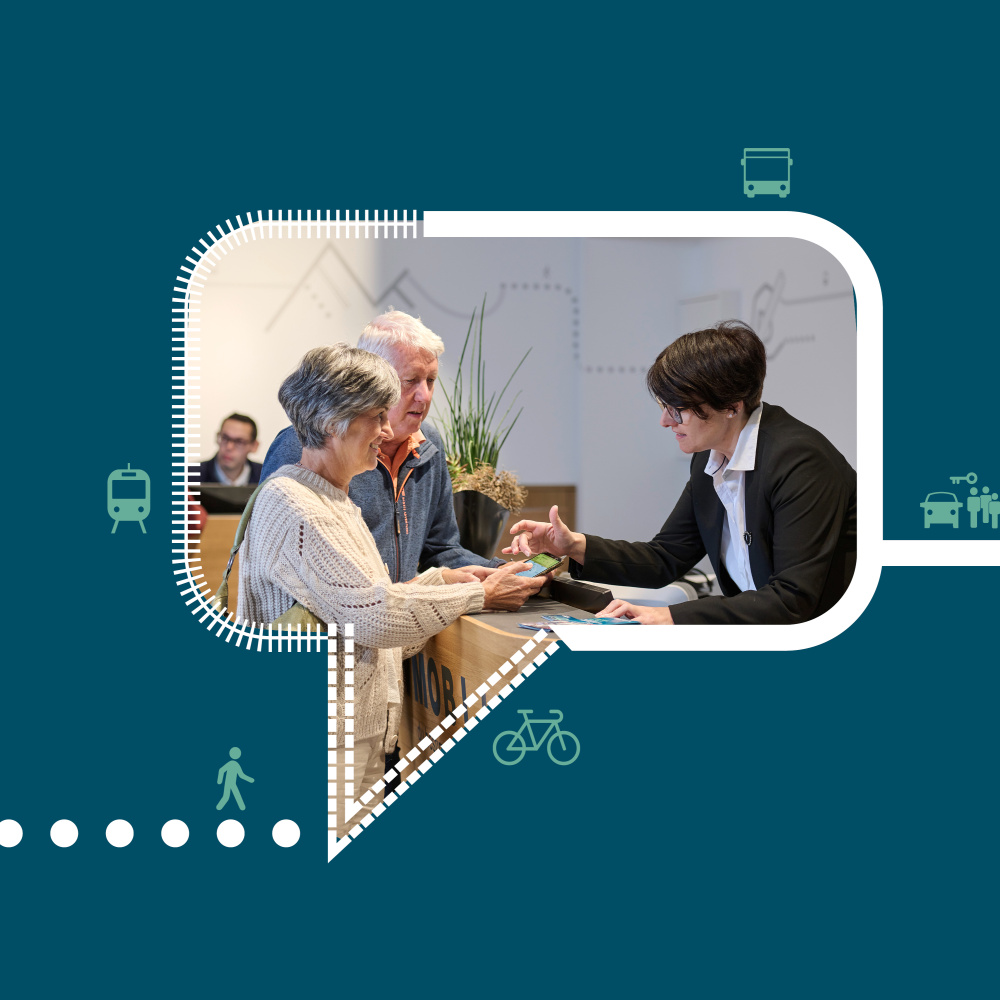 Serviceberaterin im Kundengespräch