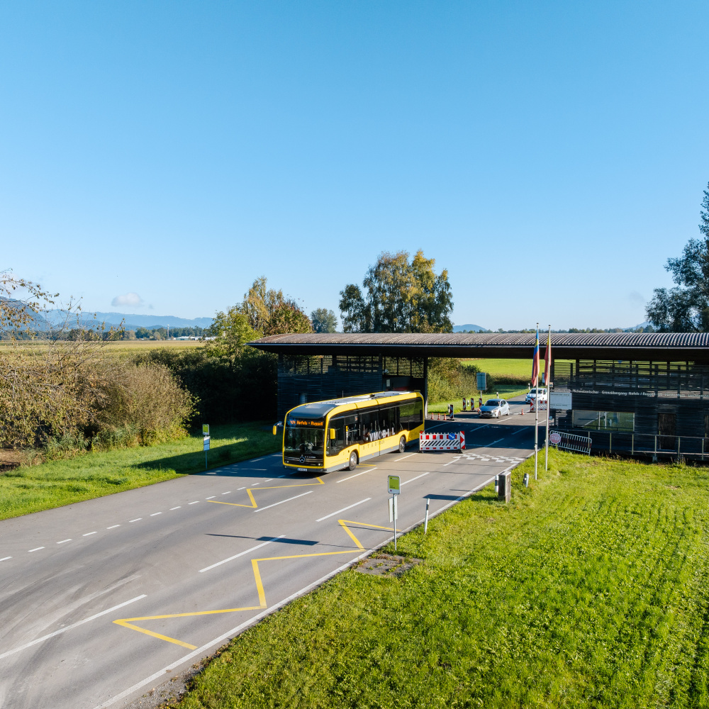 Die Linie 414 fährt über die Grenze Ruggell