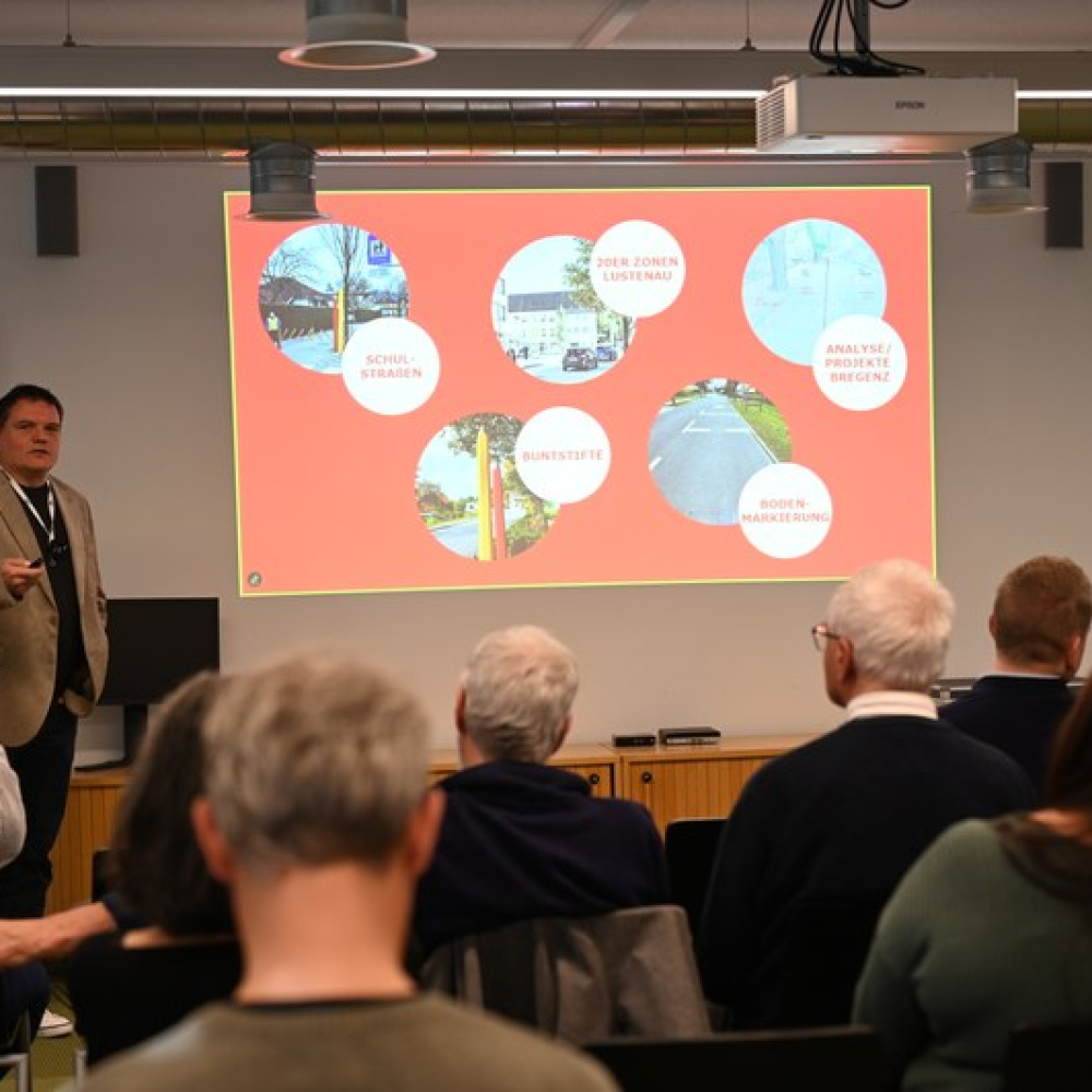 Bgm. Thomas Schierle bei der Vorstellung beim Gemeindeforum Mobilität