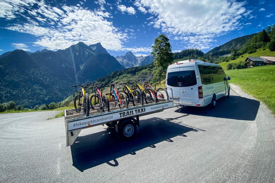 Anhänger mit Fahrrädern