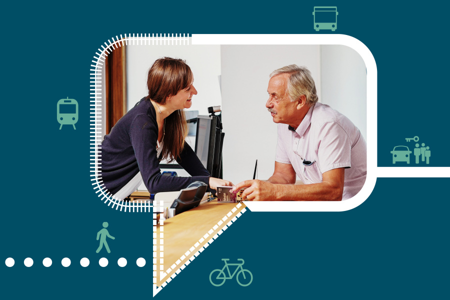 Serviceberaterin im Kundengespräch