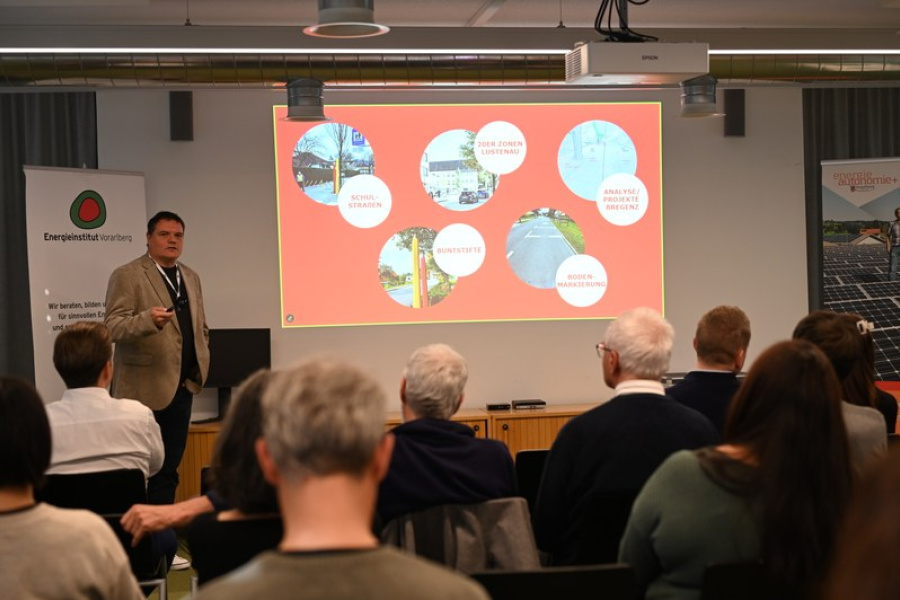 Bgm. Thomas Schierle bei der Vorstellung beim Gemeindeforum Mobilität